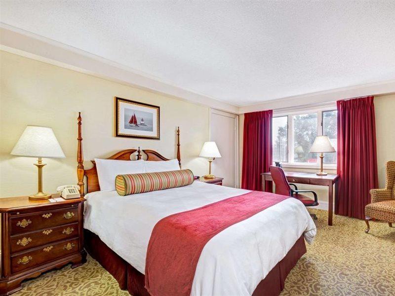 Ramada By Wyndham Seekonk Providence Area Екстериор снимка