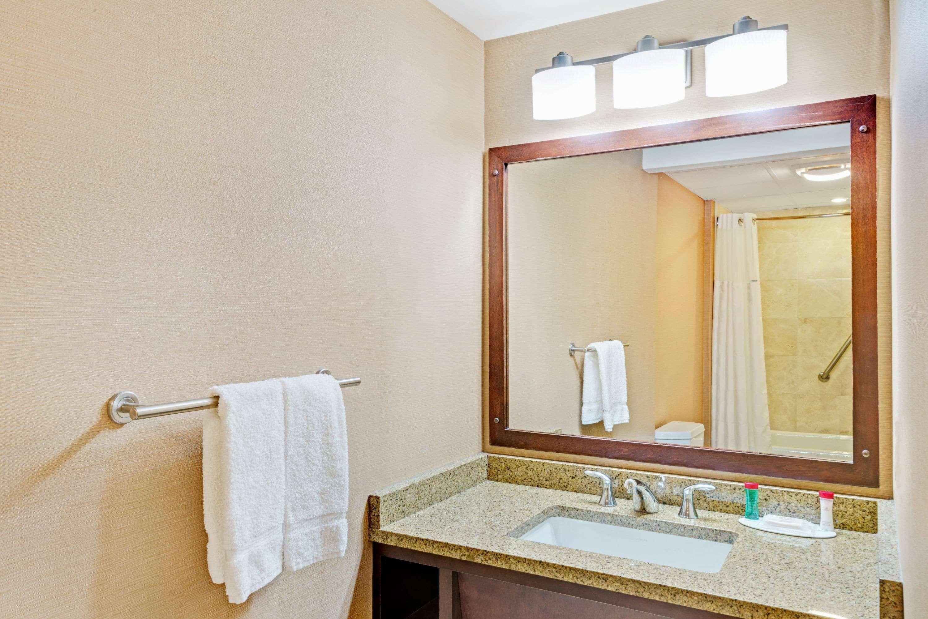 Ramada By Wyndham Seekonk Providence Area Екстериор снимка
