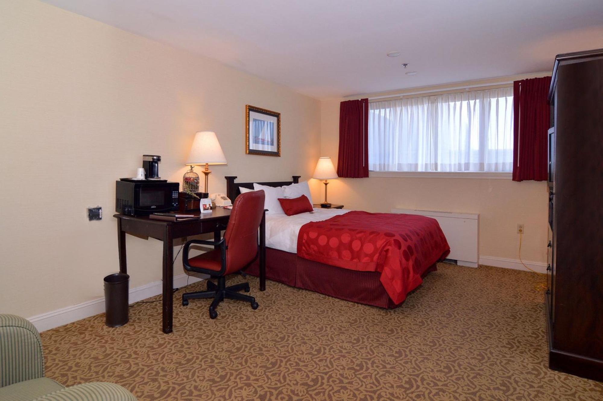 Ramada By Wyndham Seekonk Providence Area Екстериор снимка