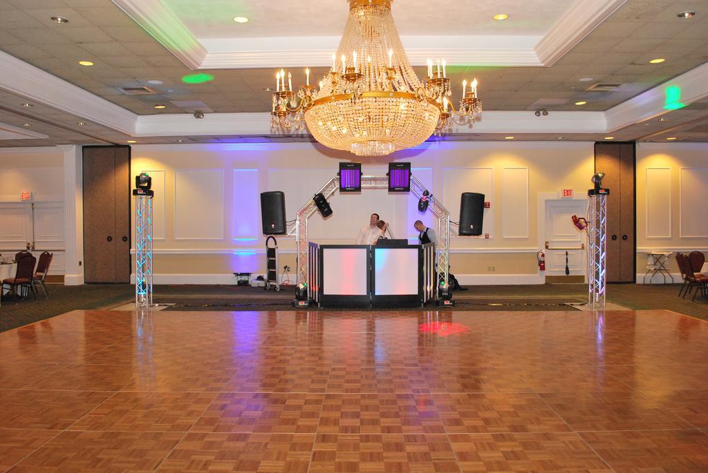 Ramada By Wyndham Seekonk Providence Area Екстериор снимка