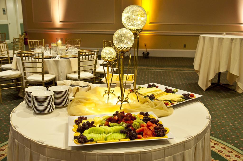 Ramada By Wyndham Seekonk Providence Area Екстериор снимка